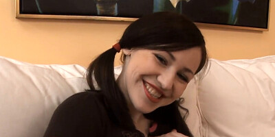 Europeancoed with a nice figure comes home and fucks