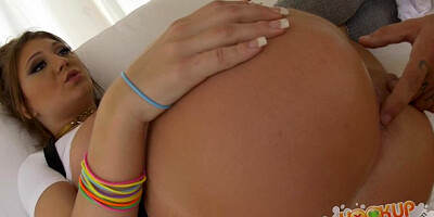 Bendy Jojo Kiss at female orgasm porn