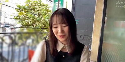 美脚スレンダー美女がバイブから伝わる快感で腰をくねらせて色っぽく感じまくり