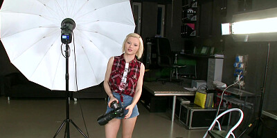 Photographer fuck for petite cutie Zazie Skymm