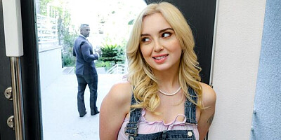 Lexi Lore's oral action by My BabySitters Club