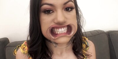 Man waits home but girlfriend is cheating on him with doctor