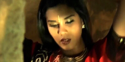 Glamorous India's small tits clip