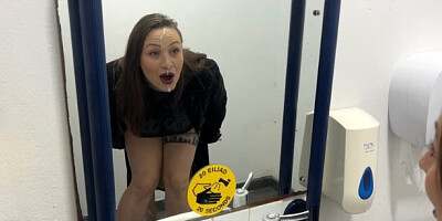 Cheating boss takes surprise facial in pub toilets