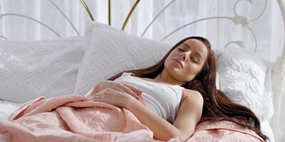 Stepdaughter and stepmom are sharing that juicy boner