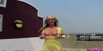 Lady's flashing movie