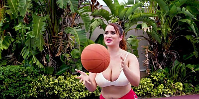 Horny girl with crazy curves gets screwed by a huge peen