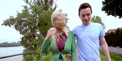 Fake tits granny getting licked and then enjoying HARD sex