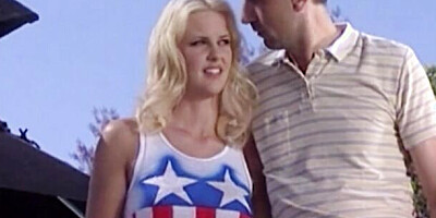 Er nimmt sie wild auf dem Boden