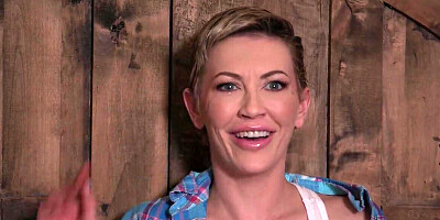 Delivery man fucking her white ass with his BBC