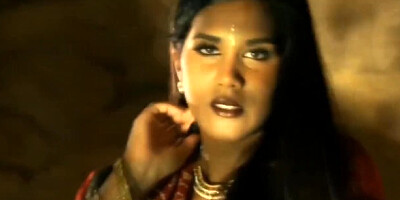 Voluptuous queen's asian action