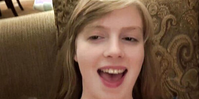 Dolly Leigh fucks with her mouth and feet