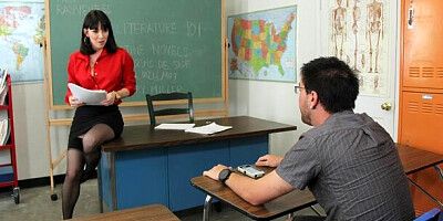 Noble Rayveness's side fuck video