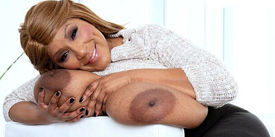 Pulchritudinous Africa Sexxx at posing smut