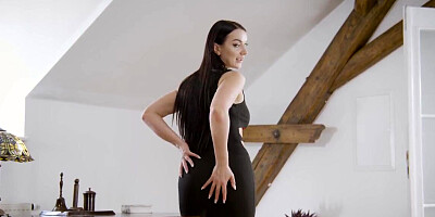 Lady Gang presents her hot body and fucks like a slut