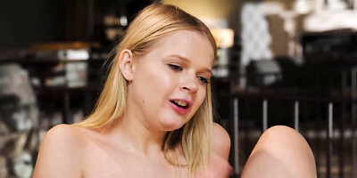 Redheaded MILF and a petite blonde make each other cum