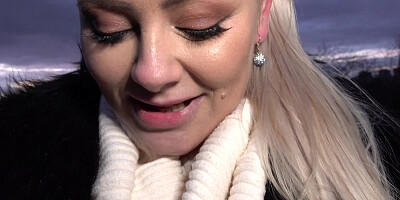 Easygoing blonde MILF Alexa Bold serves big throbbing cock for some cash