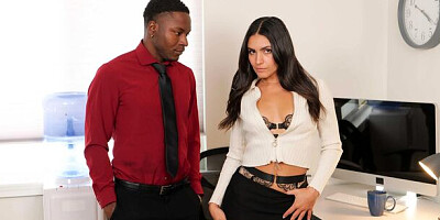 Isa's medium size tits movie