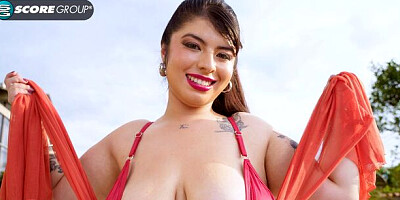 XL Girls - pool sex