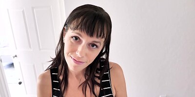 Sexual support by my mom's gentle hands with Alana Cruise