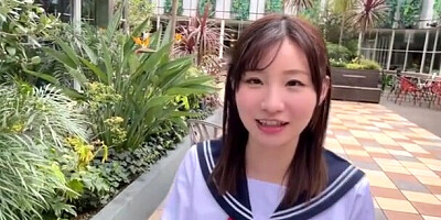 台湾ハーフ顔の制服美女が中年男と爽やかデート、ラブホでイチャイチャ