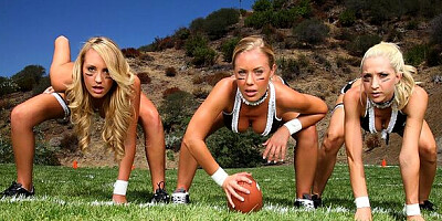 Watch gorgeous Sammie Rhodes and Kirsten Price's scene