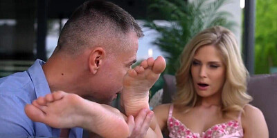 Perfect feet of a blonde hoe make him cum once again