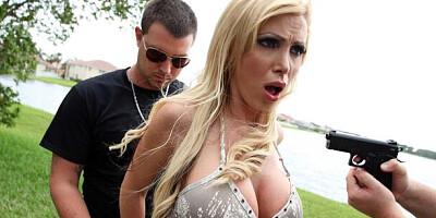 Passionate Nikki Benz at blonde dirt