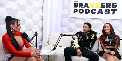 Luna Star and Chloe Amour taking on Derek Savage in FMF