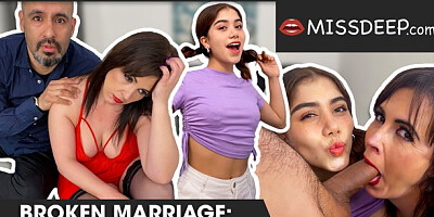 Adroit Montse Swinger's marina gold trailer