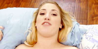 Sex Kitten Sierra Nicole Fucks New Stepbro While on Phone Gets Creampied