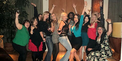 Come-hither Noelani and Joanna's shaved smut