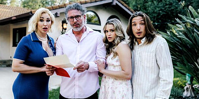 Voluptuous Ryan Keely and Chloe Rose's face fucking smut