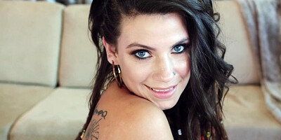 Attractive Indica's babe video