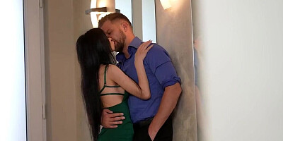 Russian MILF whore gets double penetrated savagely