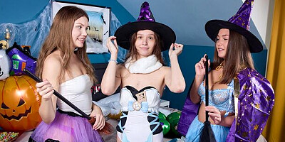 Masturbation sex with bouncy Kitty Doll88 and Milka Wey from Young Lesbian Lovers