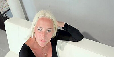 Breasty Stepmother Id Like To Fuck Secretary Gulp Void Urine And Anal Screw By Customers To Sell Sofas