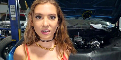 Petite car mechanic gets paid with a cum in her pussy