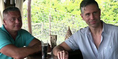 Amateur DP for horny babe Hannah Vivienne