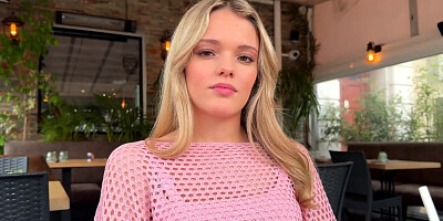 Claudia, 23, young and (very) pretty law student in Bordeaux! - Jacquie et Michel TV