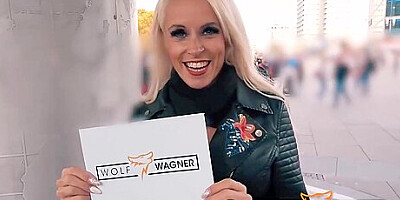 Watch Divine Sophie Logans Clip