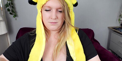 Blonde MILF Julie Bliss Unboxes her Pokemon Card & shares her Geeky Side