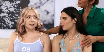 Thick MILF is giving lessons to two short coeds