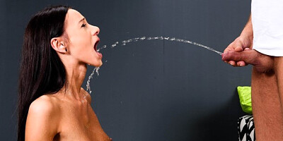 Czech porn with bonny Evelyn Neill from VIPissy