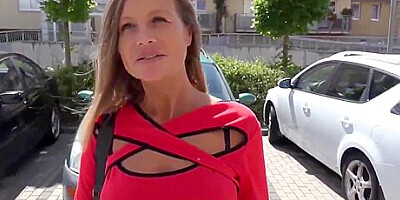 Tanned Cougar Karolina Mind-blowing Pov Sex