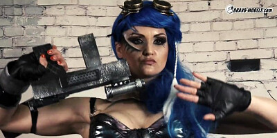 Bravo Models - science fiction clip