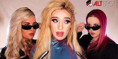Watch angelic Lady Lazarus and Darcy Diamond's video