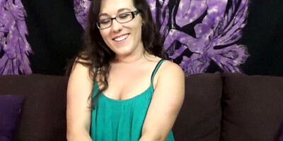 Sinn Sage's Casting Couch: Experienced college girl loves close-ups of her lesbian lover's mouth