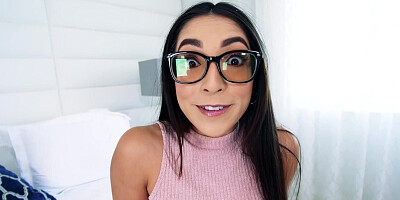 Geek solo girl Madison Wilde showing off her hot feet