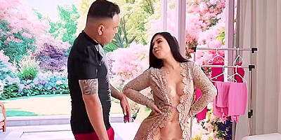 Elizabeth Marquez - The Horny Customer